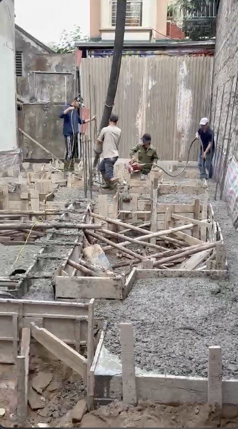 Đổ bê tông móng nhà dân tại Lũng Kinh - betongtuoihn.vn, bê tông thương phẩm, bê tông tươi hà nội